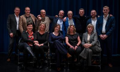 De nieuwe 13-koppige N-VA fractie, leden gemeenteraad en BCSD