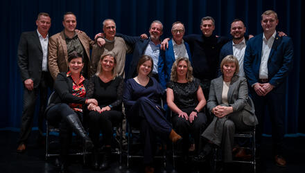 De nieuwe 13-koppige N-VA fractie, leden gemeenteraad en BCSD